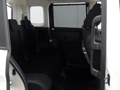 TOYOTA ROOMY 2023